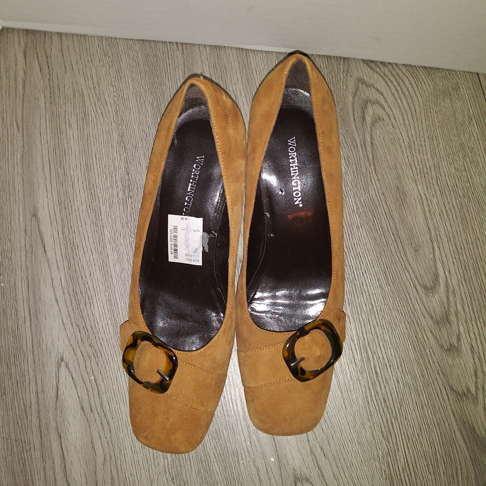 Rust Pump - Picture 3 of 9